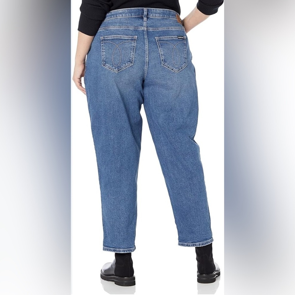 Calvin Klein Jeans Women's Classic Blue Mid Rise Slim Boyfriend Jeans. Size-8